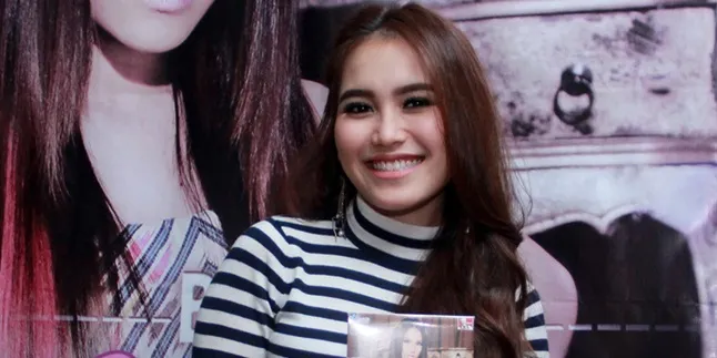 Bukan Suami Baru, Ini Resolusi Ayu Ting Ting Tahun Depan Bukan Suami Baru, Ini Resolusi Ayu Ting Ting Tahun Depan