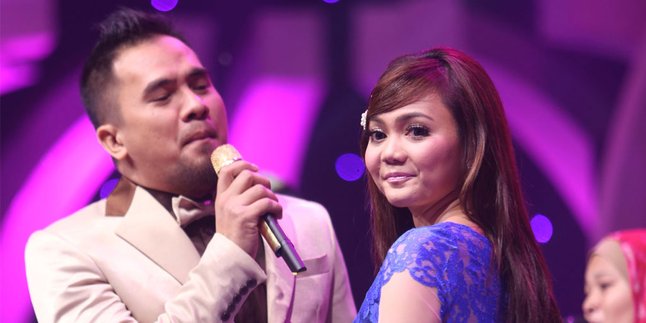 Bukan Syahrini, Malah Rina Nose Yang Luncurkan Maju Mundur Cantik