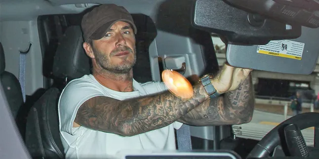 Bukti David Beckham Adalah Pria Sempurna & Idaman Para Wanita Bukti David Beckham Adalah Pria Sempurna & Idaman Para Wanita