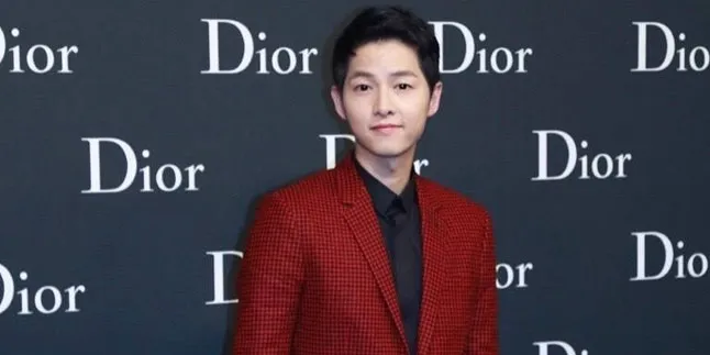 Bukti Song Joong Ki Dulunya Siswa Pintar, Nilai Rapor Penuh 'A' Bukti Song Joong Ki Dulunya Siswa Pintar, Nilai Rapor Penuh 'A'