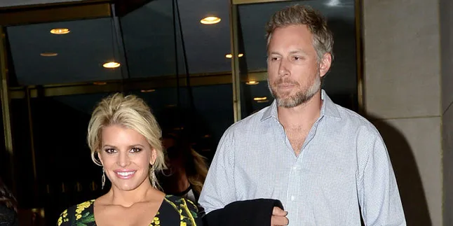 Buktikan Cinta, Jessica Simpson Cium Suaminya di Depan Umum Buktikan Cinta, Jessica Simpson Cium Suaminya di Depan Umum