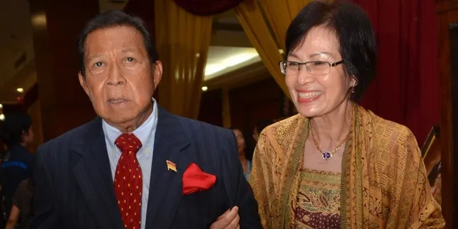 Bulan Madu, Kris Biantoro - Kim Hanya Masak Telur dan Lontong