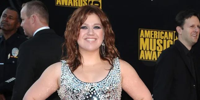 Bulat dan Gendut, Putri Kelly Clarkson Ini Mirip Siapa Ya? Bulat dan Gendut, Putri Kelly Clarkson Ini Mirip Siapa Ya?