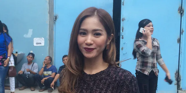 Bunga Zainal Siap Bongkar Detail Rahasia Transformasi Wajahnya