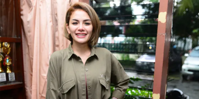 Cabut Laporan, Nikita Mirzani Kesal Asisten Jupe Tak Muncul Cabut Laporan, Nikita Mirzani Kesal Asisten Jupe Tak Muncul