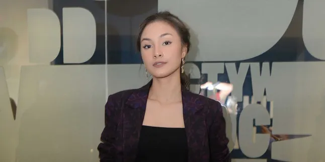 Caitlin Halderman Berdarah Tersabet Celurit, Syuting 'DREADOUT' Sempat Dihentikan Caitlin Halderman Berdarah Tersabet Celurit, Syuting 'DREADOUT' Sempat Dihentikan