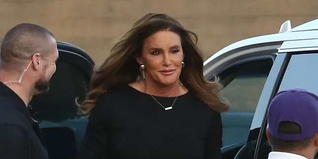 Caitlyn Jenner Hanya Berpura-Pura Jadi Wanita? Caitlyn Jenner Hanya Berpura-Pura Jadi Wanita?