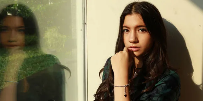Cantik Abis, Ternyata Cassandra Lee Dulu Tak Punya Teman