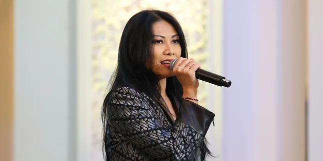 Cantik Awet Muda di Usia Kepala 5, Anggun C Sasmi Enggan Ribet Soal Perawatan Wajah
