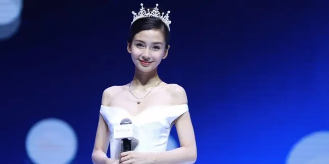 Cantik Bak Ratu, Intip Penampakan Tiara & Gaun Elegan Angelababy Cantik Bak Ratu, Intip Penampakan Tiara & Gaun Elegan Angelababy