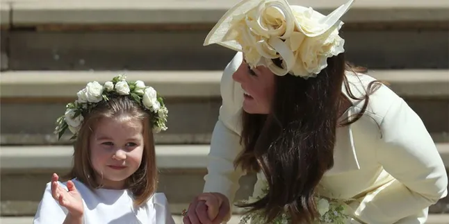 Cantik Banget! Ketika Kate Middleton & Princess Charlotte Dandan Kompak
