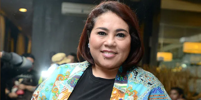 Cantik-Cantik! Yuk Intip Koleksi Sepatu Milik Nunung Cantik-Cantik! Yuk Intip Koleksi Sepatu Milik Nunung