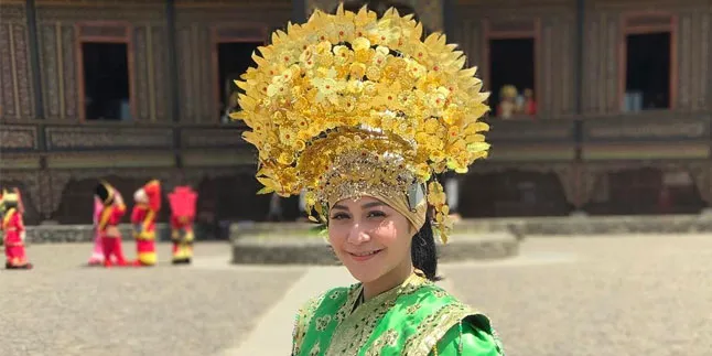 Cantik di Hari Pernikahan, Caca Tengker Mirip Prilly Latuconsina?