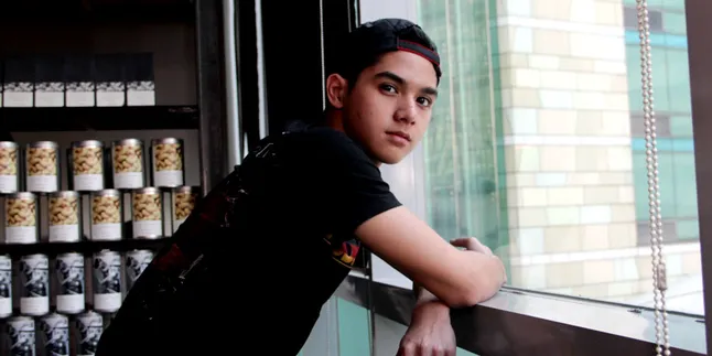 Cantik, Mantan Kekasih Al Ini Rajin Selfie