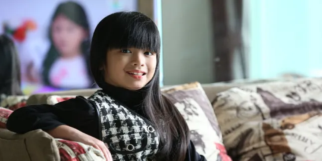 Cantik Menggemaskan, Viona Valencia Juara Pesona Batik Nusantara 2022 Ternyata Ngefans Ria Ricis Cantik Menggemaskan, Viona Valencia Juara Pesona Batik Nusantara 2022 Ternyata Ngefans Ria Ricis