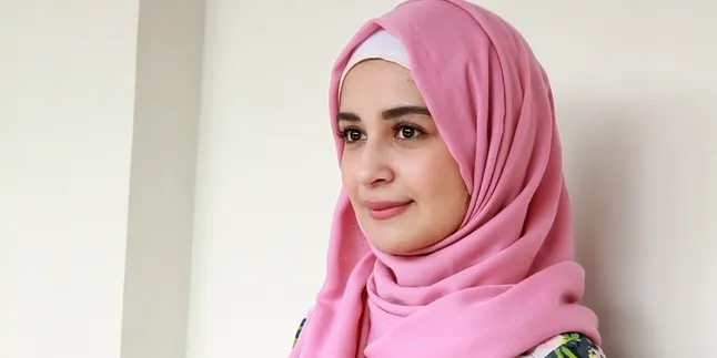 Cantik, Saat Shireen Sungkar Sapa Fans di Lokasi Syuting 'CDLTM2'