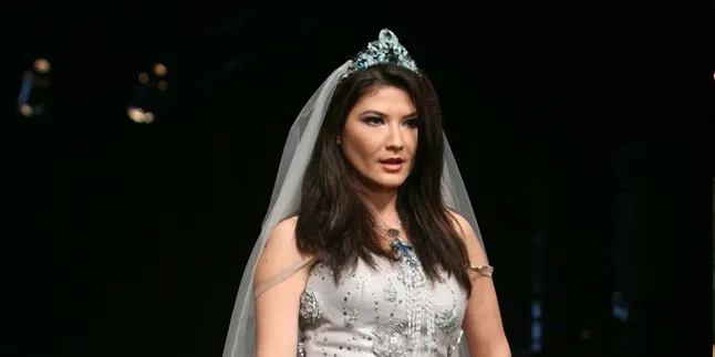 Cantiknya Farida Gasik, Ibunda Tamara Bleszynski Yang Awet Muda Cantiknya Farida Gasik, Ibunda Tamara Bleszynski Yang Awet Muda