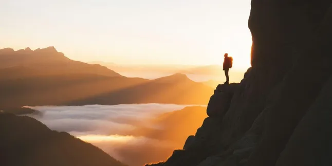 Caption Naik Gunung Bahasa Inggris: Kumpulan Kata-kata Inspiratif untuk Petualangan Mendaki