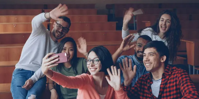 Caption untuk Perpisahan Sekolah: Ungkapan Haru untuk Momen Bersejarah