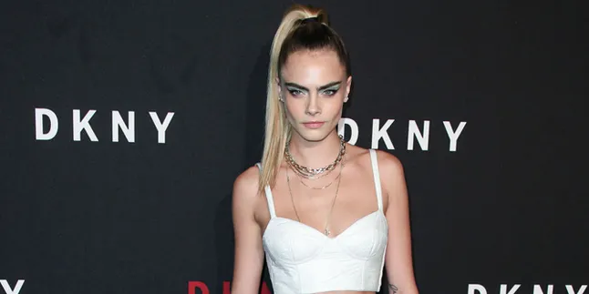 Cara Delevingne Buka-Bukaan Soal Jadi Lesbian & Ashley Benson