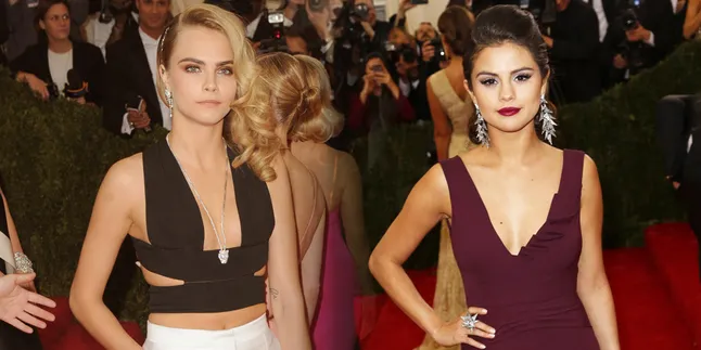 Cara Delevingne Over Seksi, Selena Gomez Gagalkan Nip Slip Cara Delevingne Over Seksi, Selena Gomez Gagalkan Nip Slip