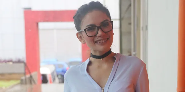 Cara Jitu Nikita Mirzani Ajarakan Puasa Pada Putrinya, Loli