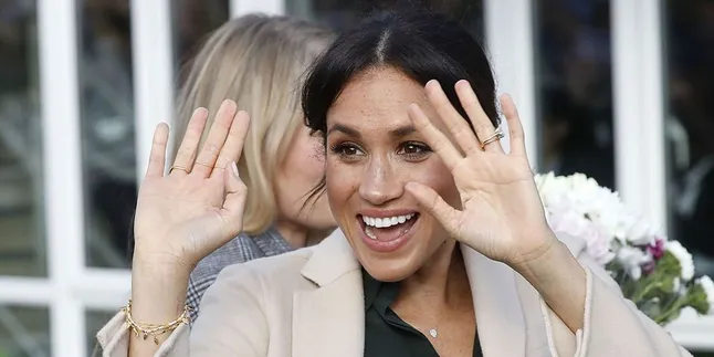 Cara Meghan Markle Memikat George dan Charlotte yang Amat Adorable Cara Meghan Markle Memikat George dan Charlotte yang Amat Adorable
