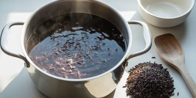 Cara Memasak Beras Hitam yang Benar dan Praktis