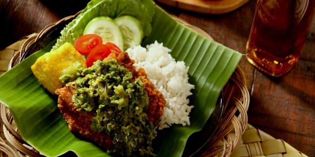 Cara Membuat Ayam Geprek Sambal Bawang, Pedesnya Bikin Nagih