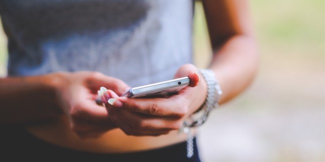 Cara Meminjam Pulsa Telkomsel Melalui SMS, Kode USSD, Hingga Aplikasi