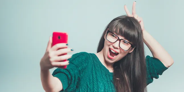 Cara Memutihkan Wajah di Photoshop Biar Makin Banyak yang Nge-Like Selfie Kamu