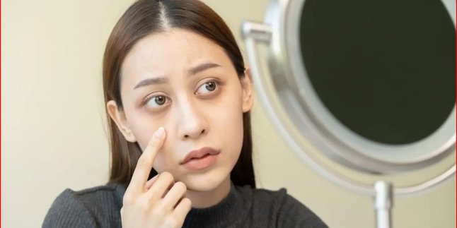 How to Get Rid of Dark Circles for a Fresher Look, from Cucumber Compresses to Enough Sleep