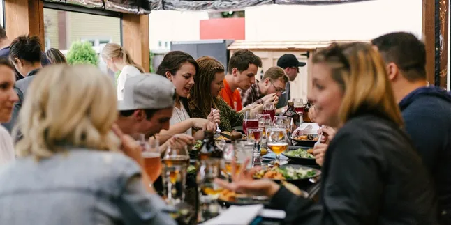 How to Keep Relationships Warm After the Eid Moment Ends