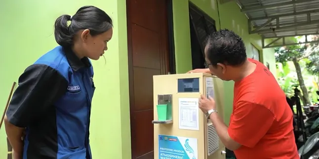 Cara Profesor Universitas Negeri Semarang Antisipasi Ancaman Kekeringan: Ubah Udara Jadi Air Bersih Cara Profesor Universitas Negeri Semarang Antisipasi Ancaman Kekeringan: Ubah Udara Jadi Air Bersih