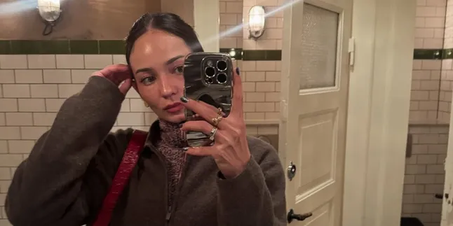 Cara Seru Menikmati Slow Day ala Enzy, Recharge Diri Sambil Menikmati Mie Sedaap Ayam Bawang Resep Baru