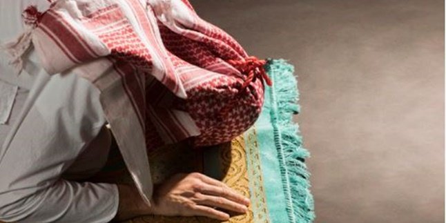 How to Perform Taubat Nasuha Prayer, Complete with Time of Implementation, Intention, and Prayer