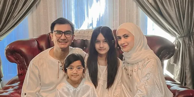 Unique Way of Artist Shandy Sjariff Inviting His Two Daughters for Quality Time