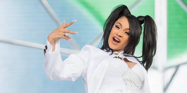 Cardi B Raih Penghargaan Rapper Terbaik Versi BET Awards 2018