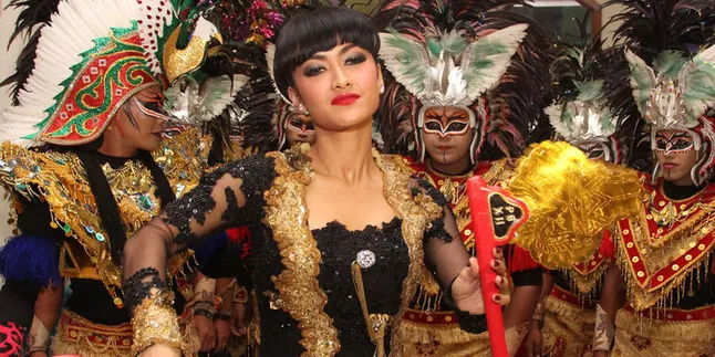 Cari Aman, Jupe Colek-Colekan Aja