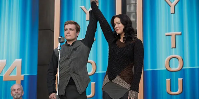 'CATCHING FIRE' Dicintai Para Kritikus Film 'CATCHING FIRE' Dicintai Para Kritikus Film