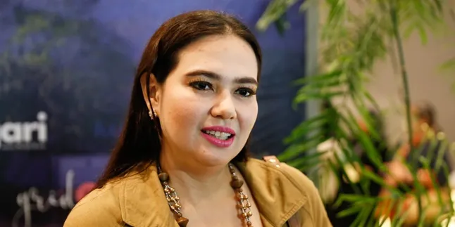 Catherine Wilson Digugat Cerai Suaminya Setelah Satu Tahun Menikah Catherine Wilson Digugat Cerai Suaminya Setelah Satu Tahun Menikah