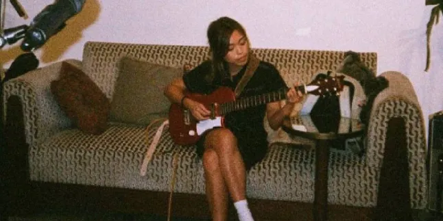 Cehryl Rilis Single yang Bertajuk SORRY IT'S DECEMBER