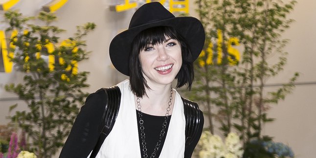 Ceria Banget, Carly Rae Jepsen Rilis 'Cut to the Feeling'