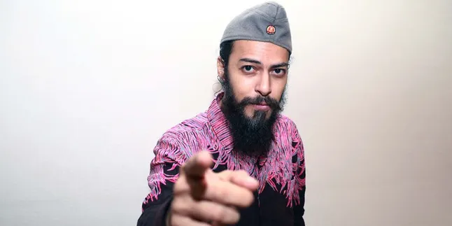 Cerita Alex Abbad Pelihara Jenggot, Ibu Risih - Minyak Khusus