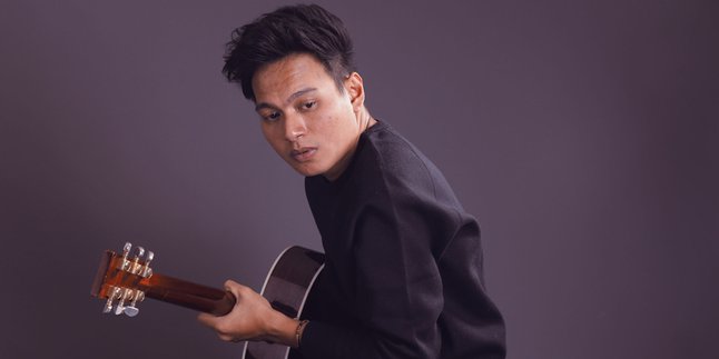 Cerita Awal Single 'By My Side' Rendy Pandugo Jadi Soundtrack Film 'SUSAH SINYAL'