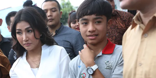 Cerita Betrand Peto Sebelum dan Sesudah Disunat: Sumpah Sakit Banget! Cerita Betrand Peto Sebelum dan Sesudah Disunat: Sumpah Sakit Banget!