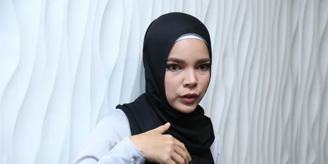 Cerita Dewi Sandra Tentang Lututnya Yang Memiliki 55 Jahitan Cerita Dewi Sandra Tentang Lututnya Yang Memiliki 55 Jahitan