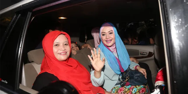 Cerita Edies Adelia, Antri Kamar Mandi di Tahanan Cerita Edies Adelia, Antri Kamar Mandi di Tahanan