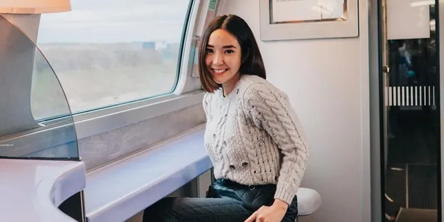 Cerita Gisel Liburan Bareng Mantan Suami: Puji Tuhan Bisa Nyender Sama Mas Gading Cerita Gisel Liburan Bareng Mantan Suami: Puji Tuhan Bisa Nyender Sama Mas Gading