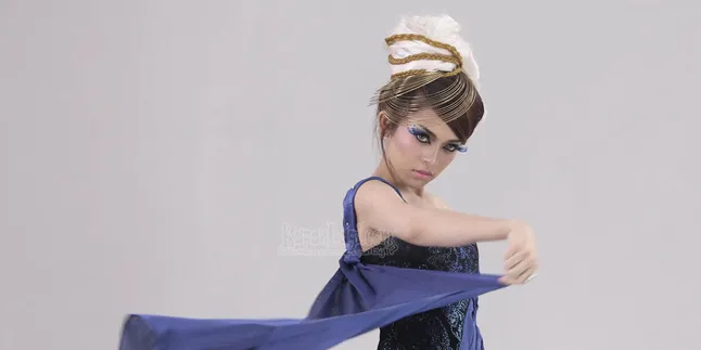 Cerita Nurul Dewi Dewi Makan Kerupuk di Balik Gorden